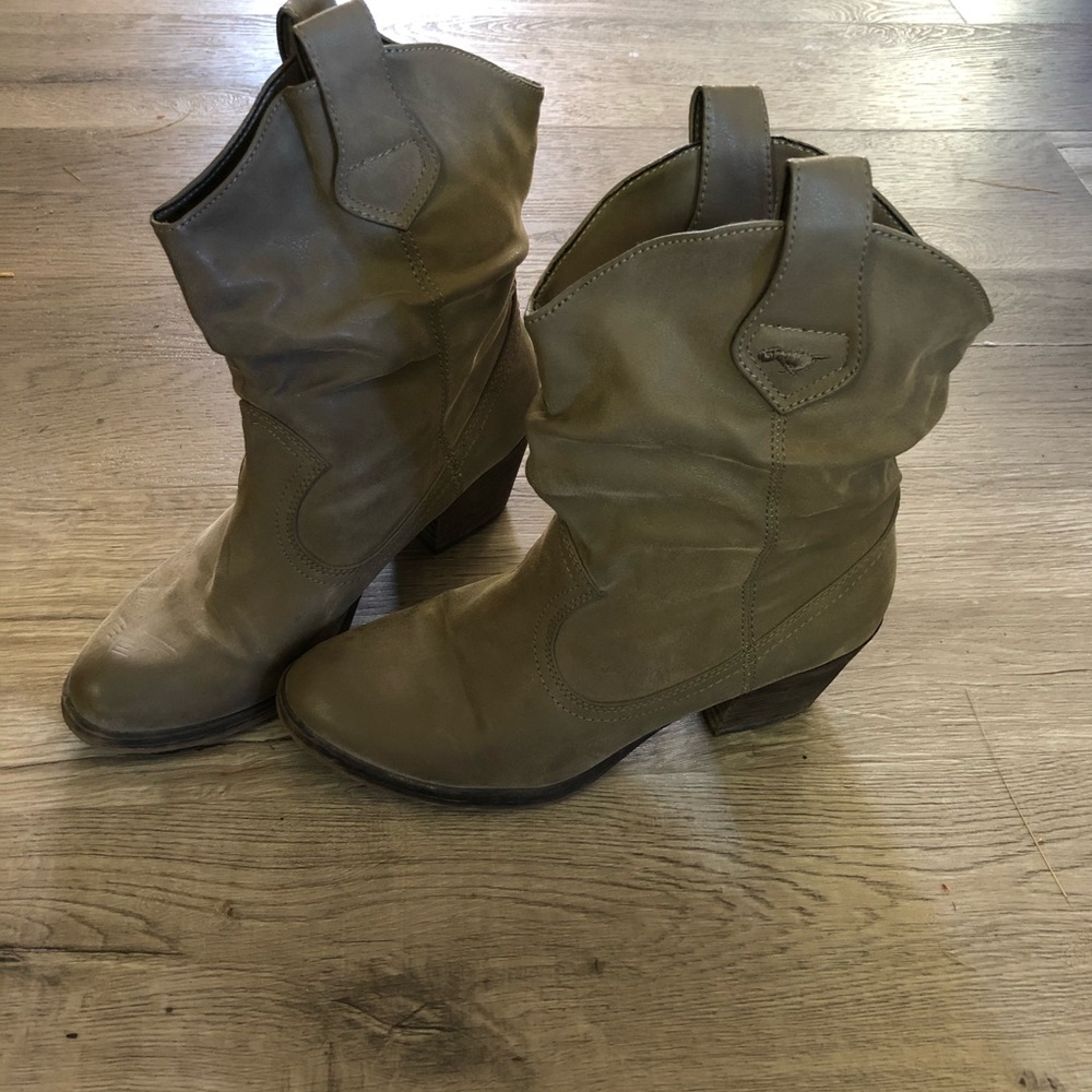 Rocket dog cowboy boots